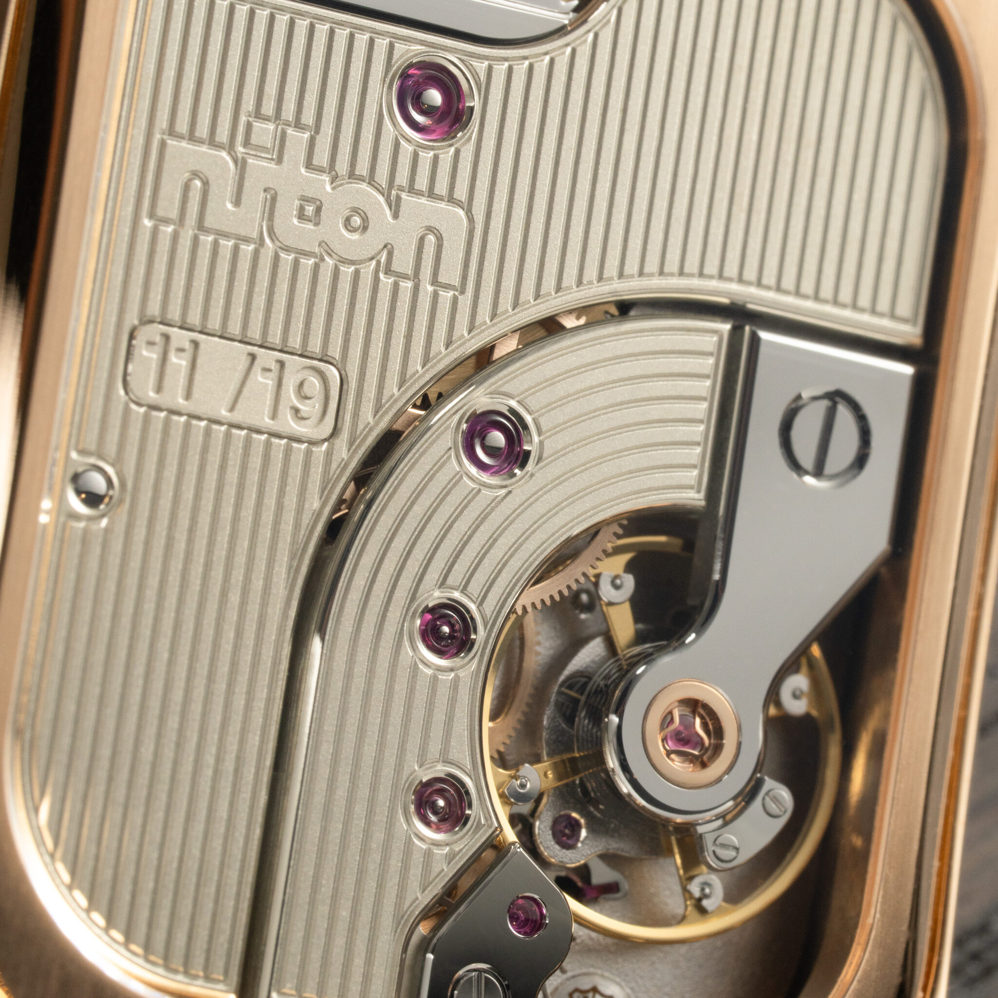 Niton calibre NHS01 with Geneva Seal finishing